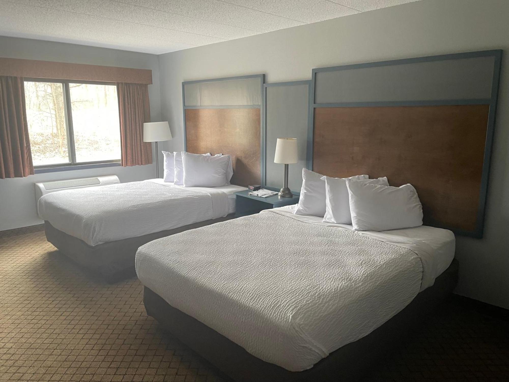 Americinn By Wyndham Hartford Wi Buitenkant foto