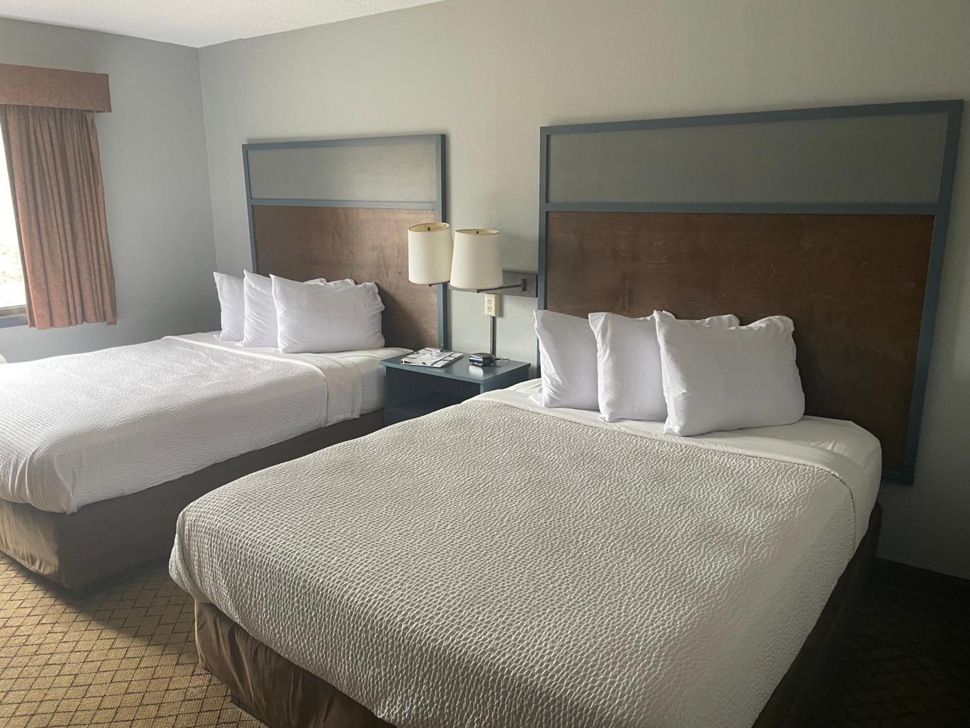 Americinn By Wyndham Hartford Wi Buitenkant foto