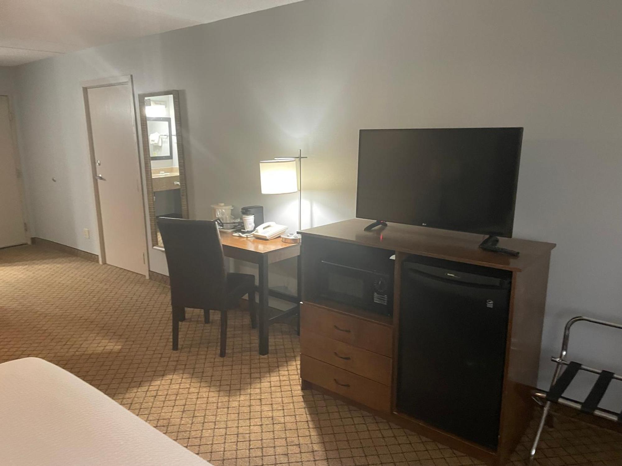 Americinn By Wyndham Hartford Wi Buitenkant foto