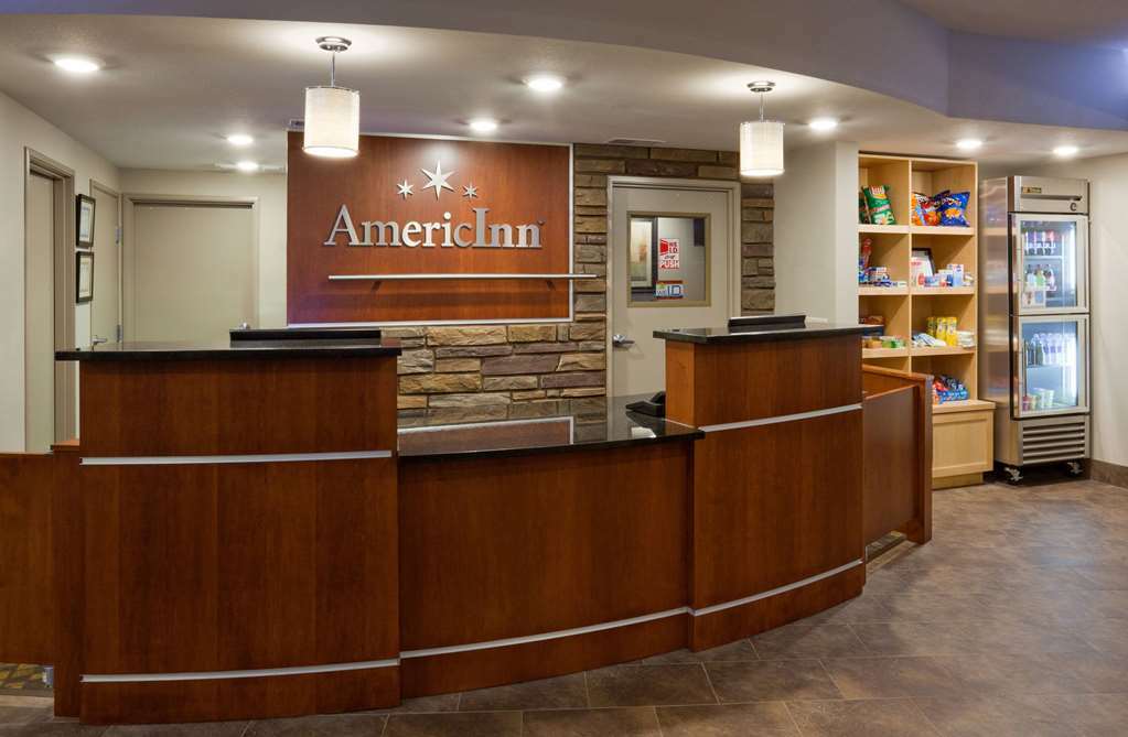 Americinn By Wyndham Hartford Wi Interieur foto