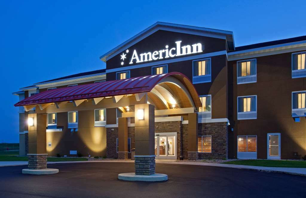 Americinn By Wyndham Hartford Wi Buitenkant foto